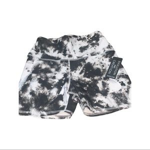 Women’s biker shorts with pockets